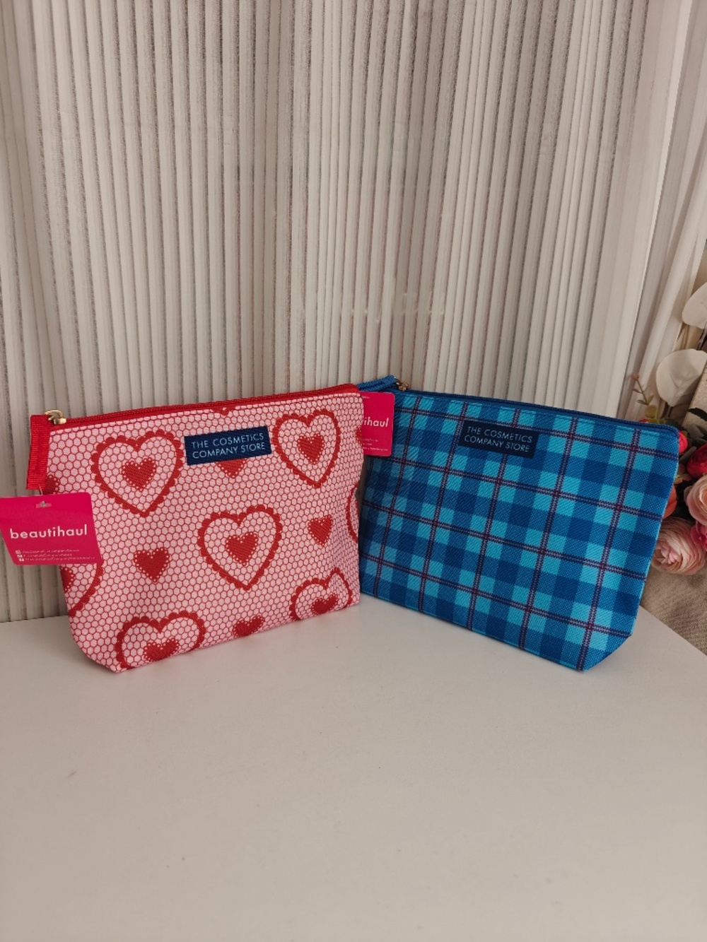 2 New The Cosmetics Company Store Cosmetic/Makeup Bags